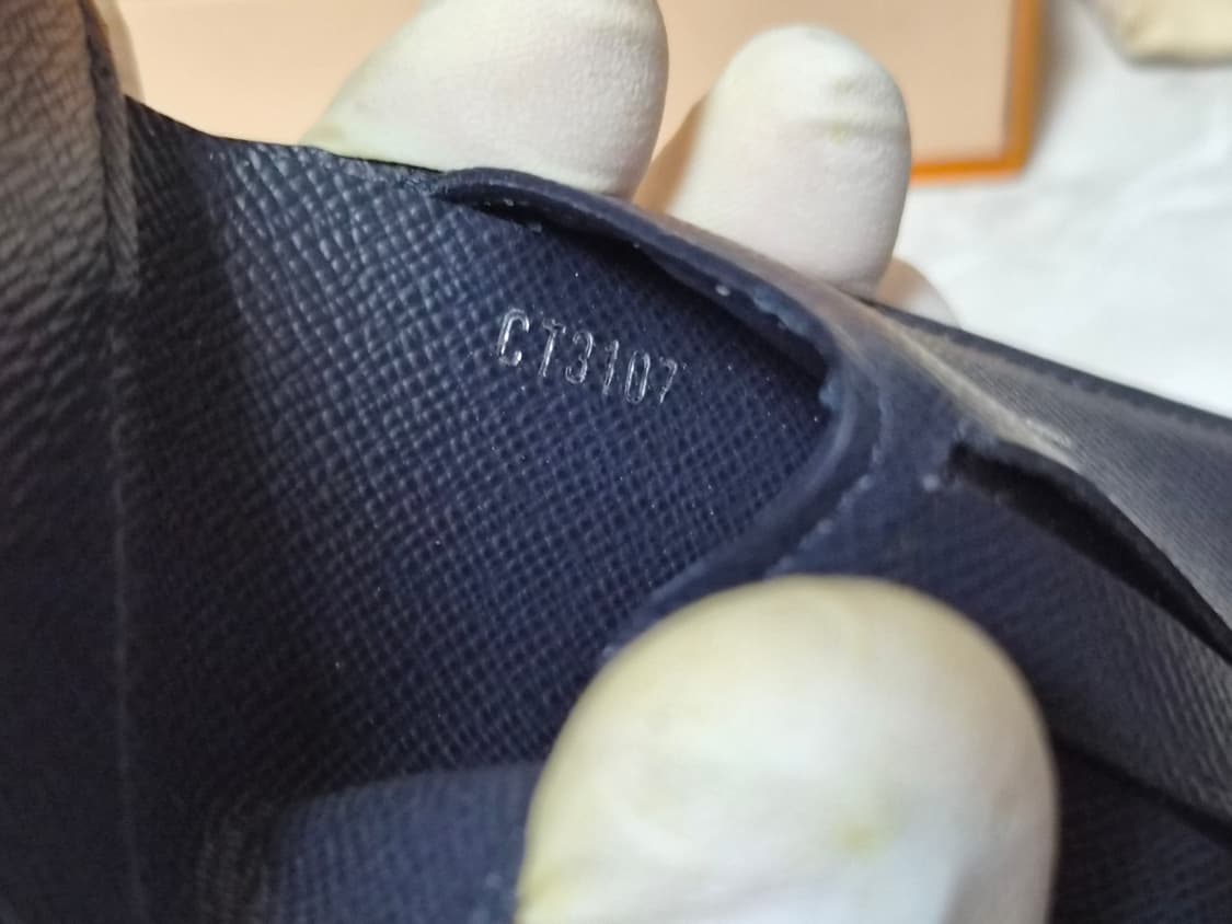 루이비통   멀티플 월릿  에피 레더 반지갑 상품이미지7