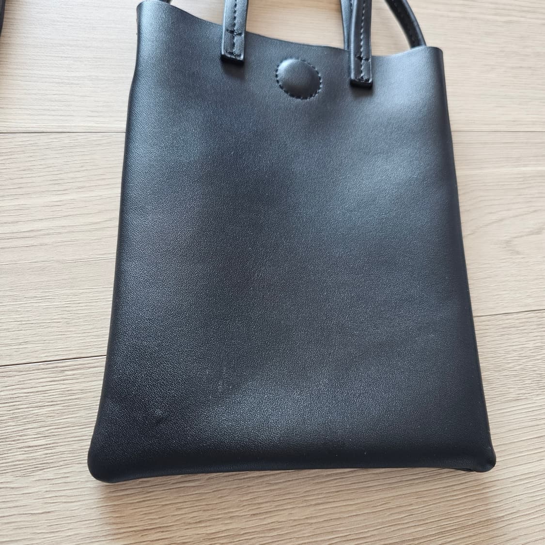 에잇세컨즈 블랙 스퀘어 미니멀 비건레더 크로스백 1회착 상품이미지2