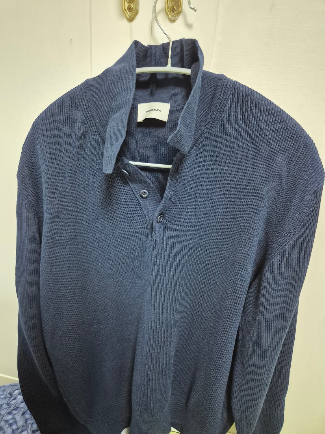 인더로우 코튼립 크루넥 니트 딥네이비 상품이미지3