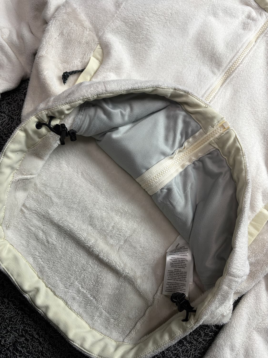 마운틴 하드웨어 화이트 쉐르파 플리스 자켓 2628 상품이미지3