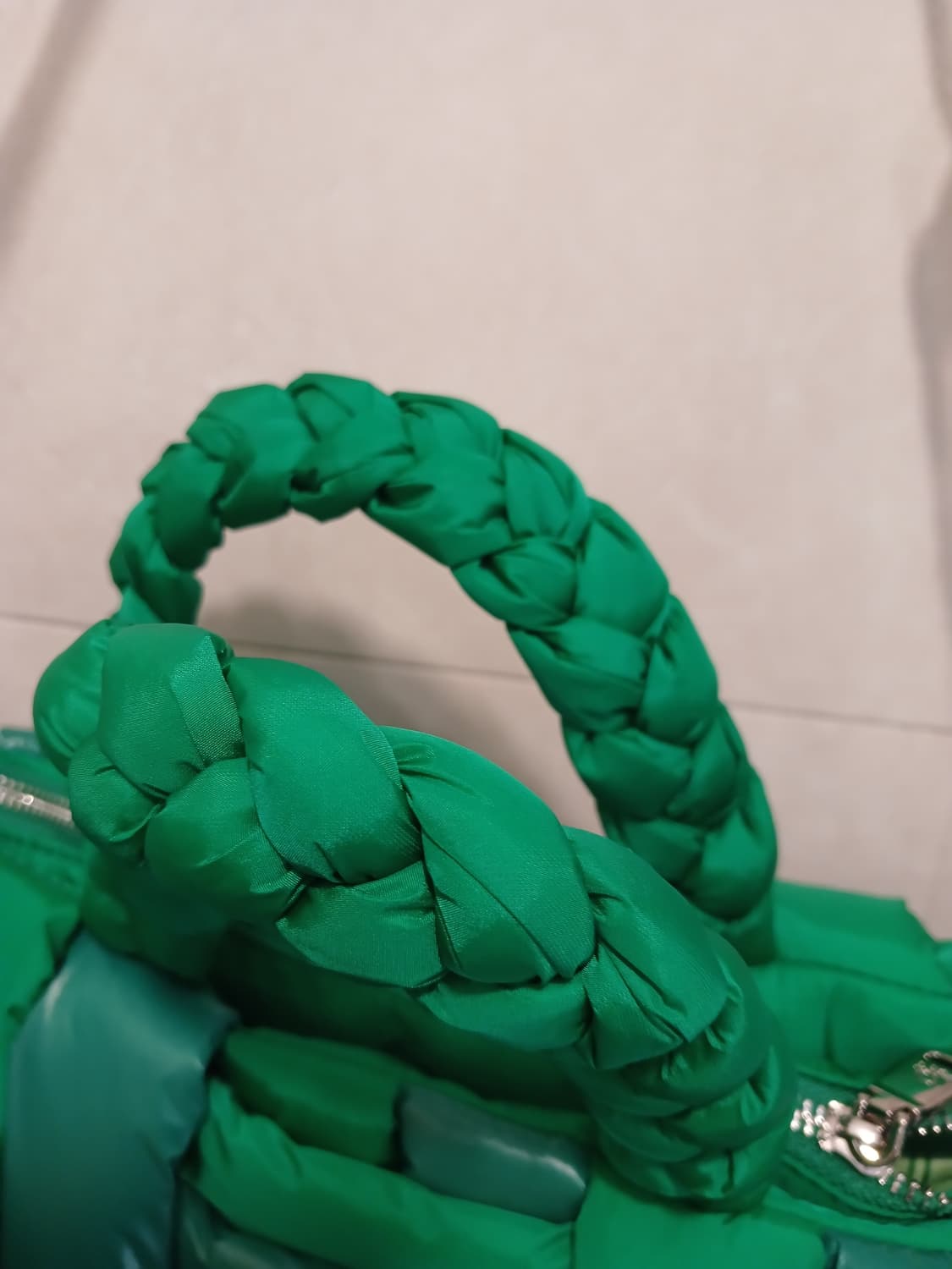 베네통 정품 여성 퀼팅 패딩 가방 상품이미지6