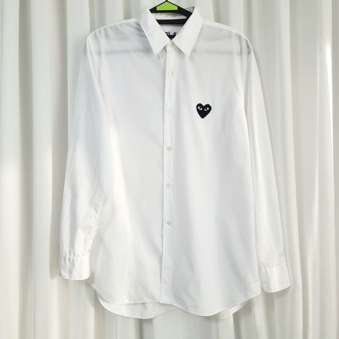 꼼데가르송 PLAY 셔츠 (미디움) 상태최상/1회착/세탁완료 상품이미지1
