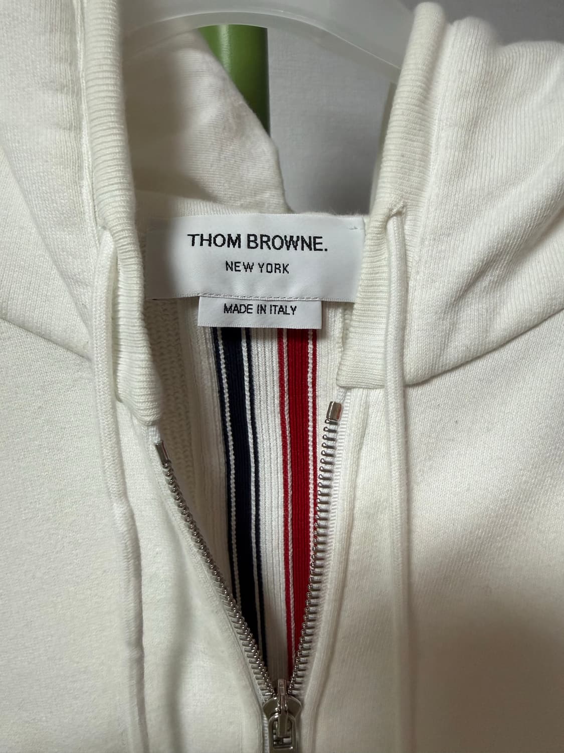 [당일출고,3사이즈] 톰브라운 화이트 백삼선 후드집업 상품이미지3
