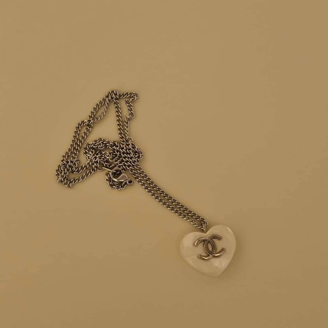 397 샤넬 빈티지 업사이클링 자개하트 목걸이 상품이미지3