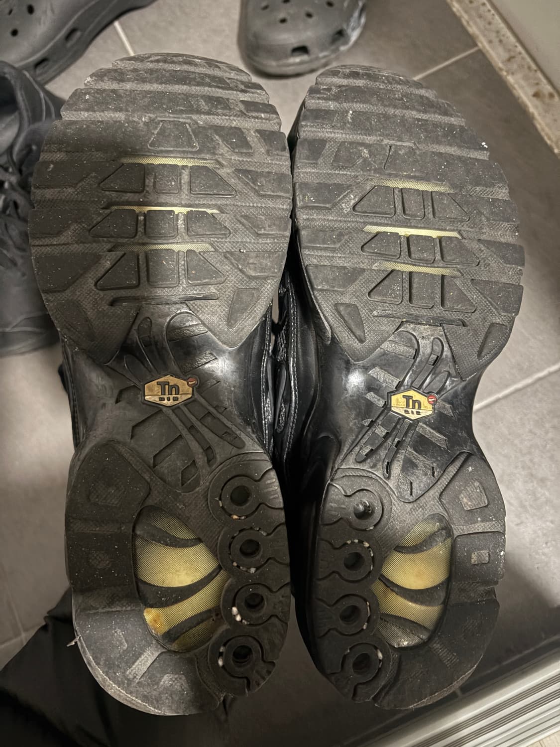 (275) 나이키 에어맥스 플러스 트리플 블랙 상품이미지2