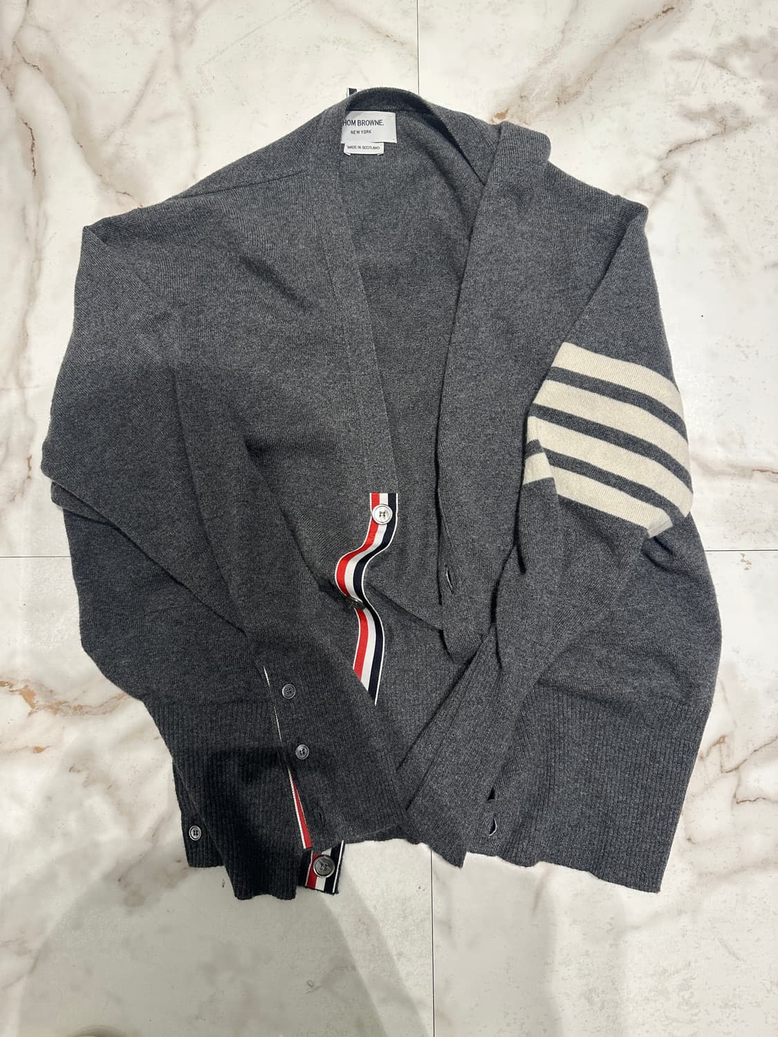 톰브라운 캐시미어 가디건 5사이즈 상품이미지1
