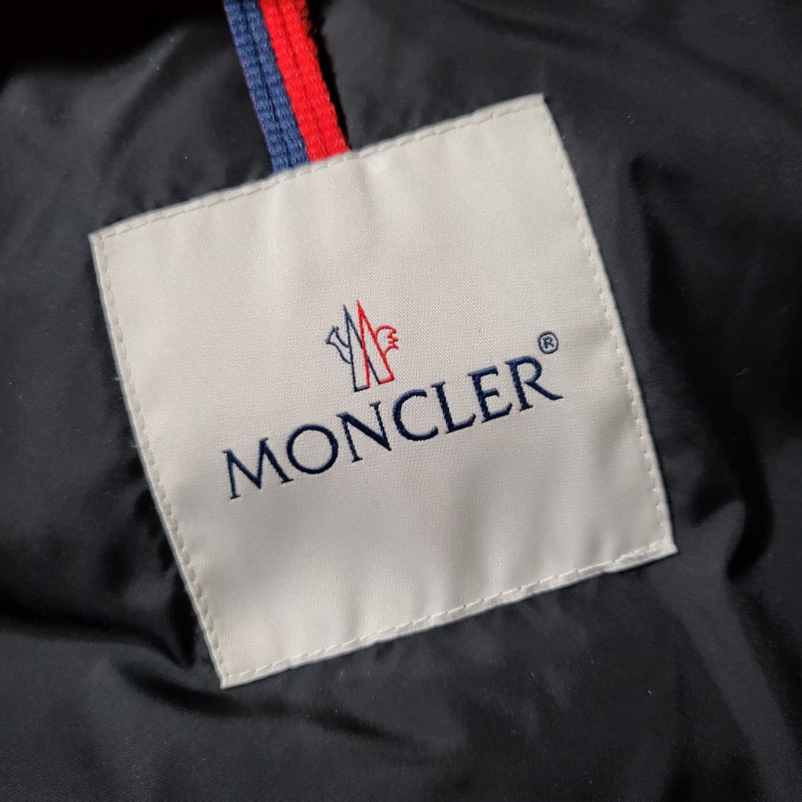 [새상품급/백화점판]20FW 몽클레어 클루니 롱 다운 패딩 4사이즈 블랙 상품이미지4