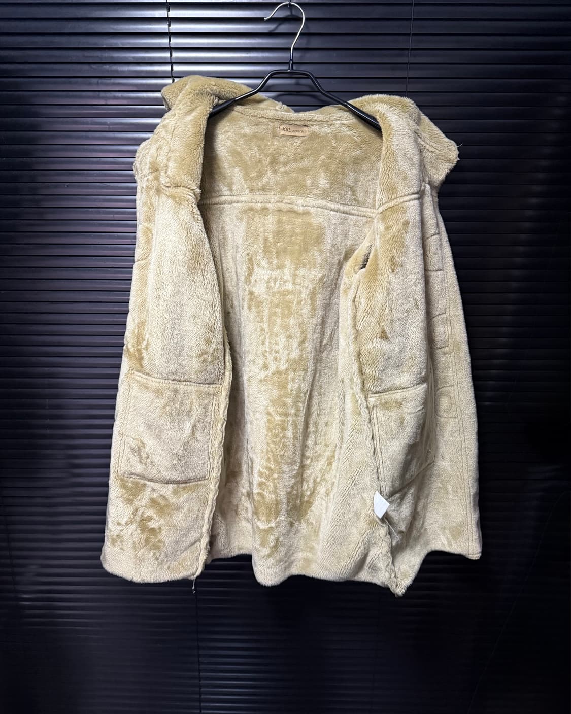 KSL 아이보리 베이지 무스탕 떡볶이 후드 롱 코트 여성 여자 나무 단추 상품이미지6