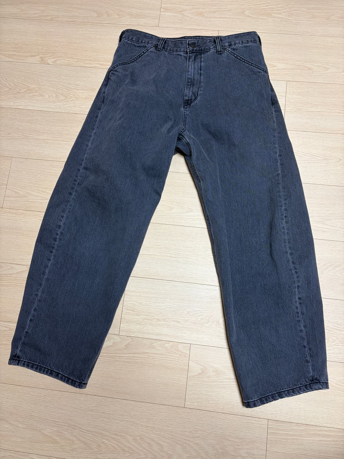 해칭룸 Curve Jeans  Washed Black (4) 상품이미지3
