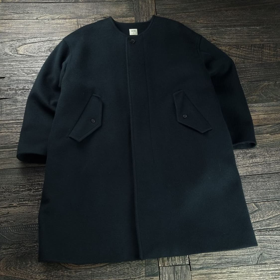 [어나더오피스] 오버사이즈 카라리스 모직 롱 코트 블랙 M18004 상품이미지1