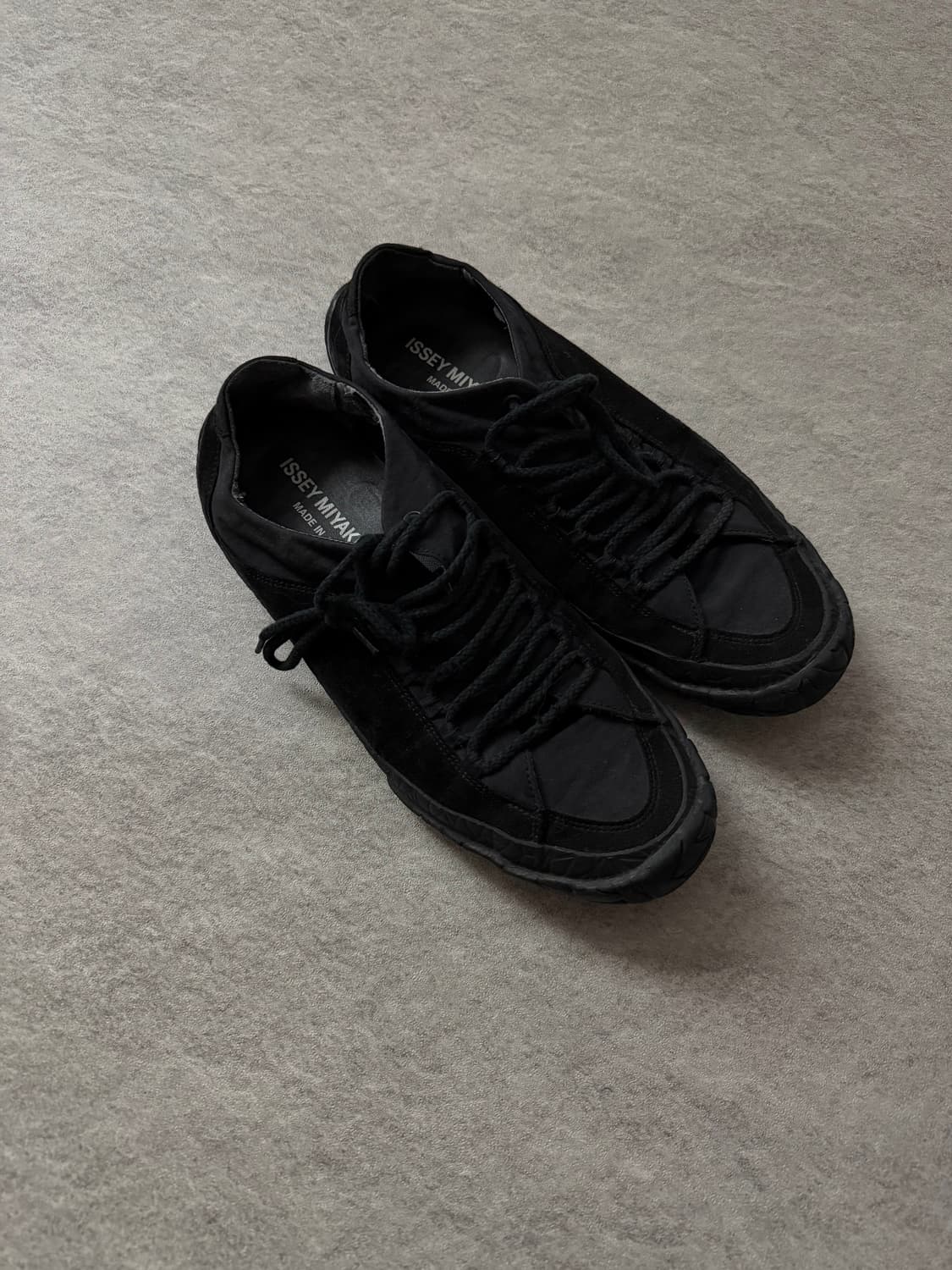 이세이미야케 스니커즈 상품이미지2