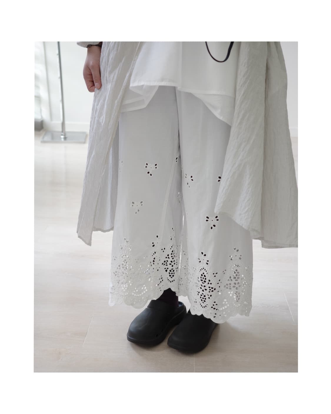  Pure white eyelet lace wide pants 상품이미지1
