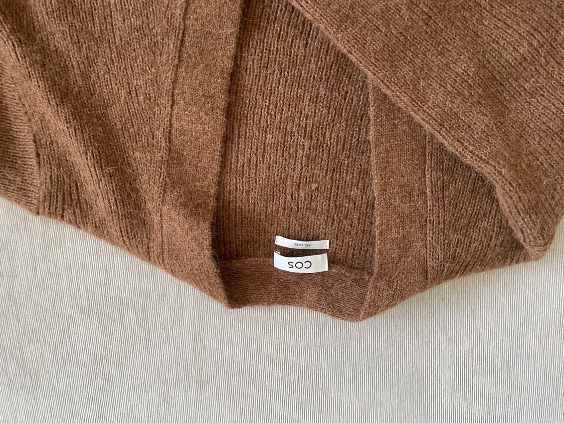 COS 릴렉스 핏 브라운 니트 가디건 상품이미지1