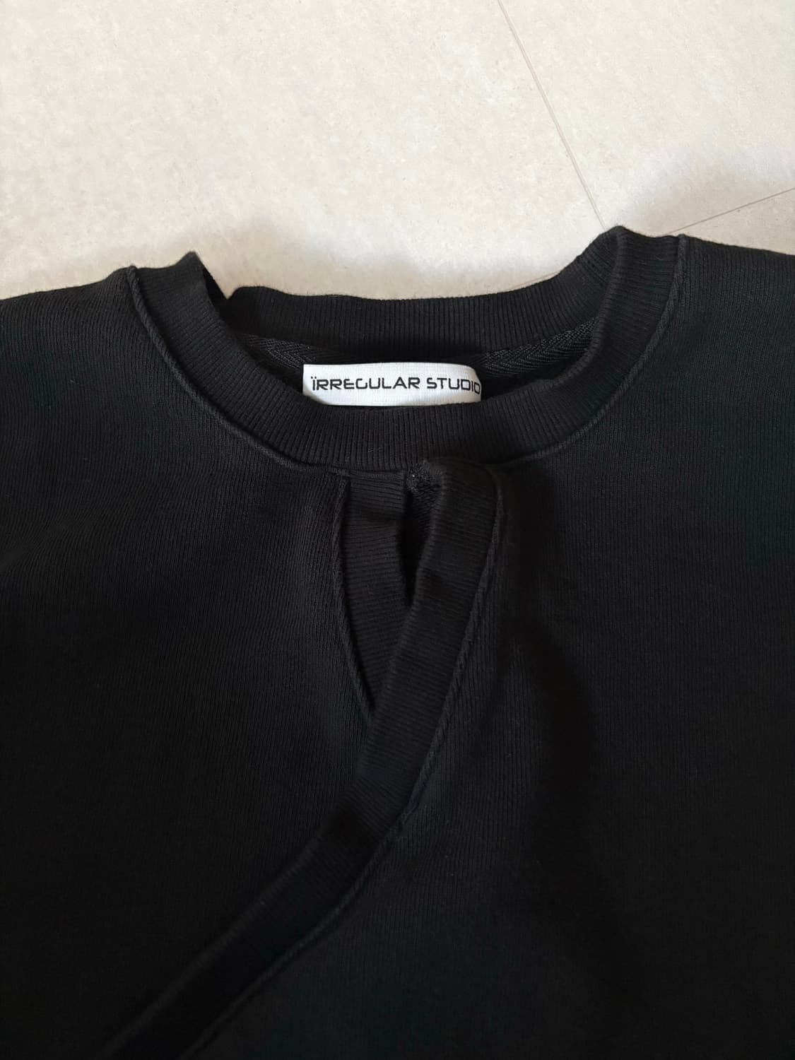 DOUBLE LAYERED SLIT SWEATSHIRT / 절개맨투맨 상품이미지5