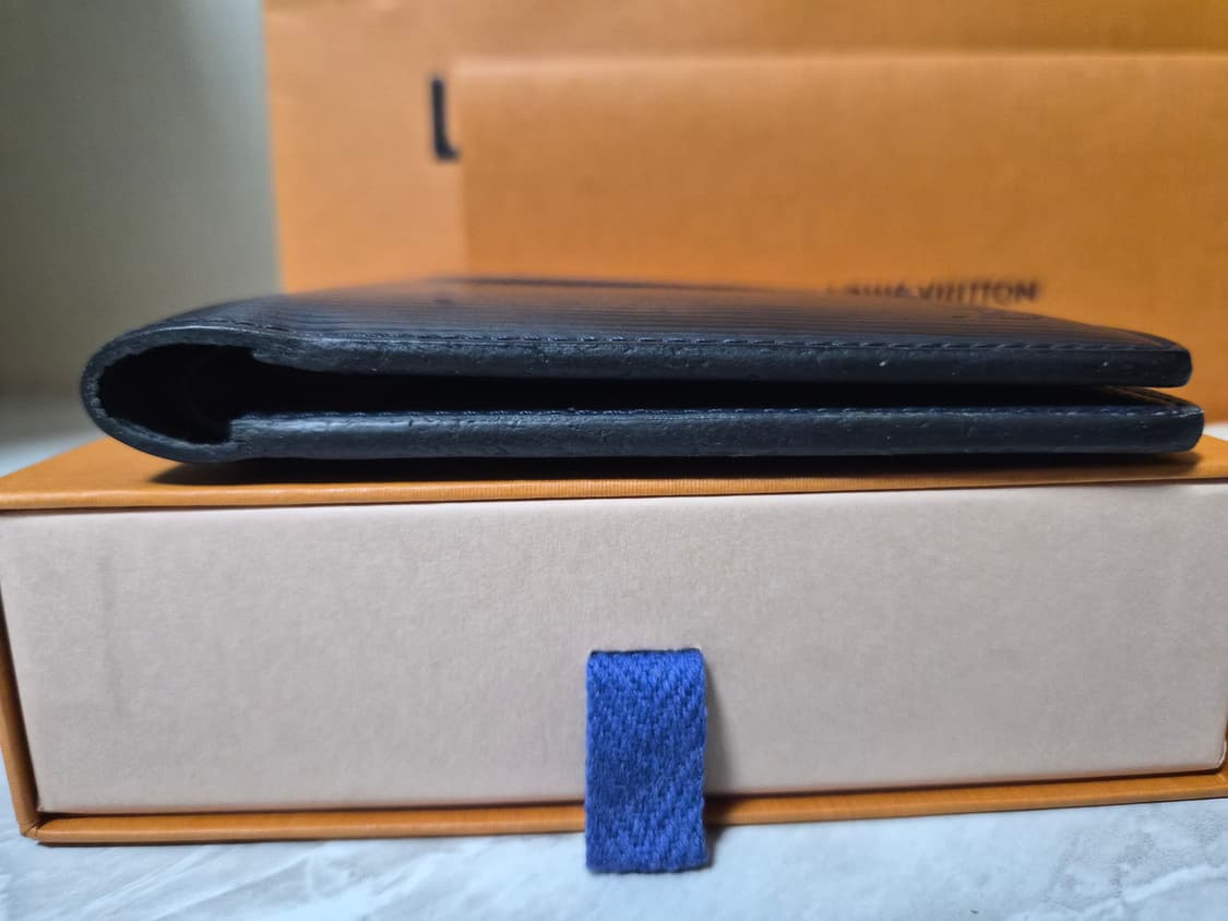 루이비통   멀티플 월릿  에피 레더 반지갑 상품이미지3