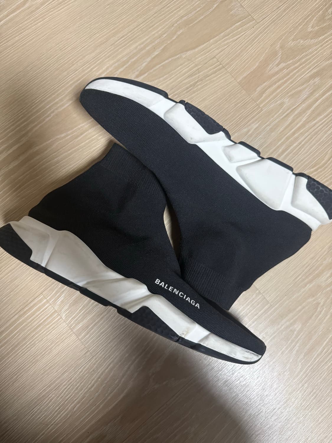 발렌시아가 스피드러너 44 상품이미지2