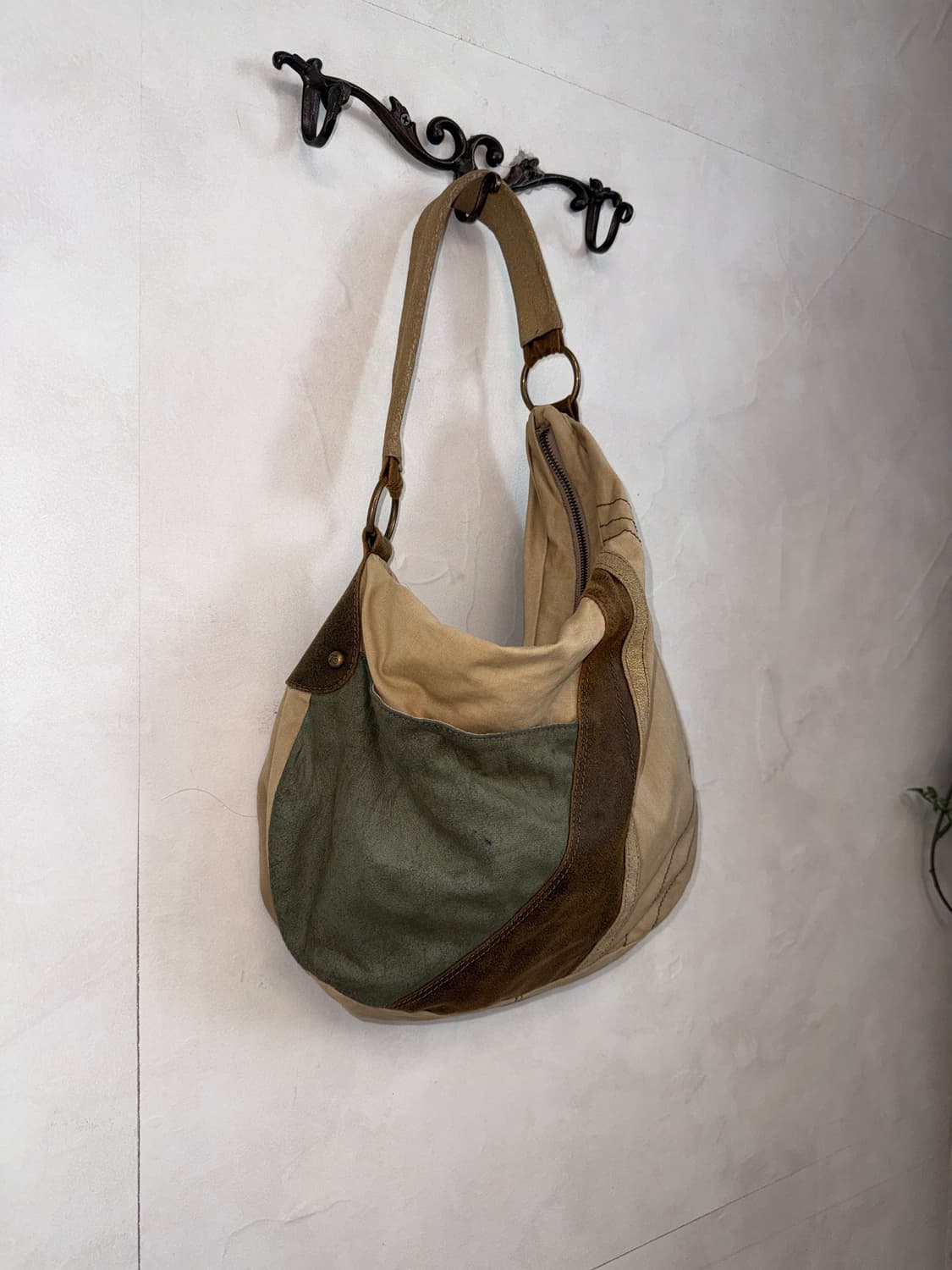 Tomboy beige khaki unbalance 숄더백 상품이미지2