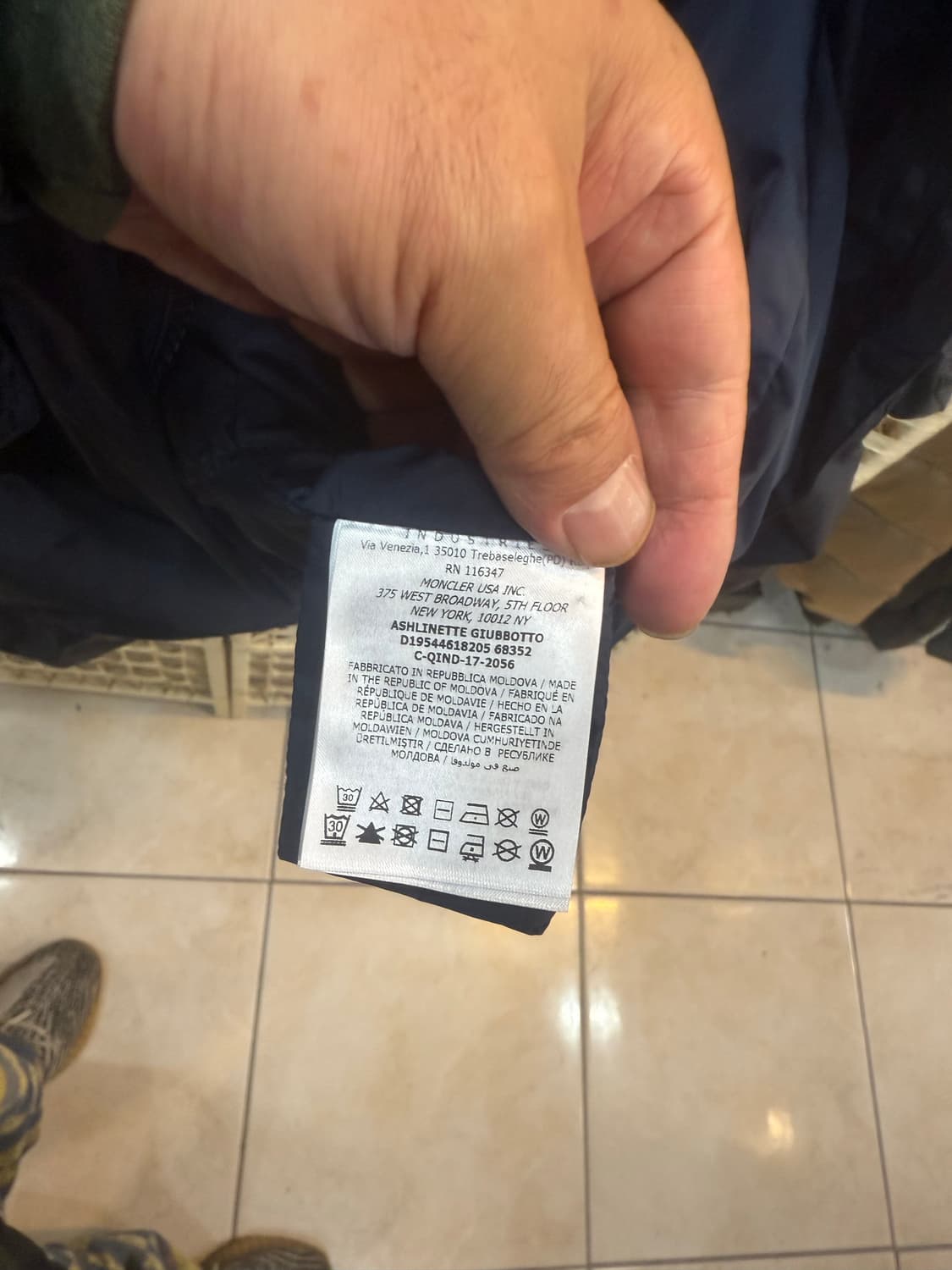 2/66 정품 몽클레어 붐버자켓 팝니다 상품이미지5