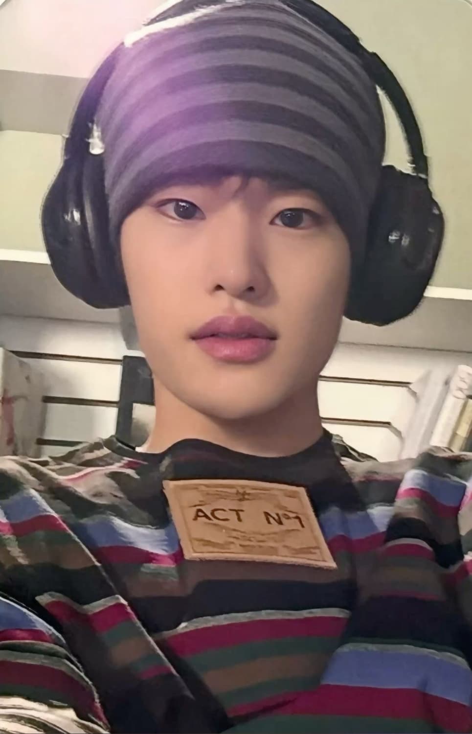 소희 착용 코이세이오 듀얼 스트라이프 비니 카키 트리밍버드 산산기어 상품이미지3