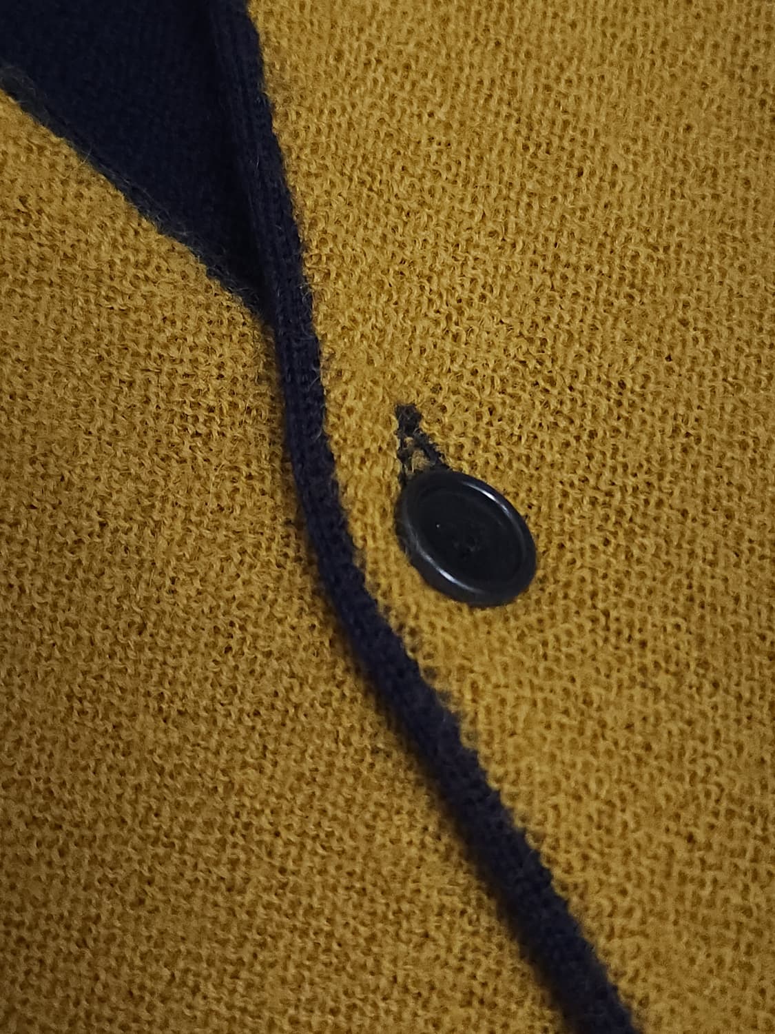 (105)입생로랑 남자 브이넥 긴팔 빈티지 가디건 상품이미지5