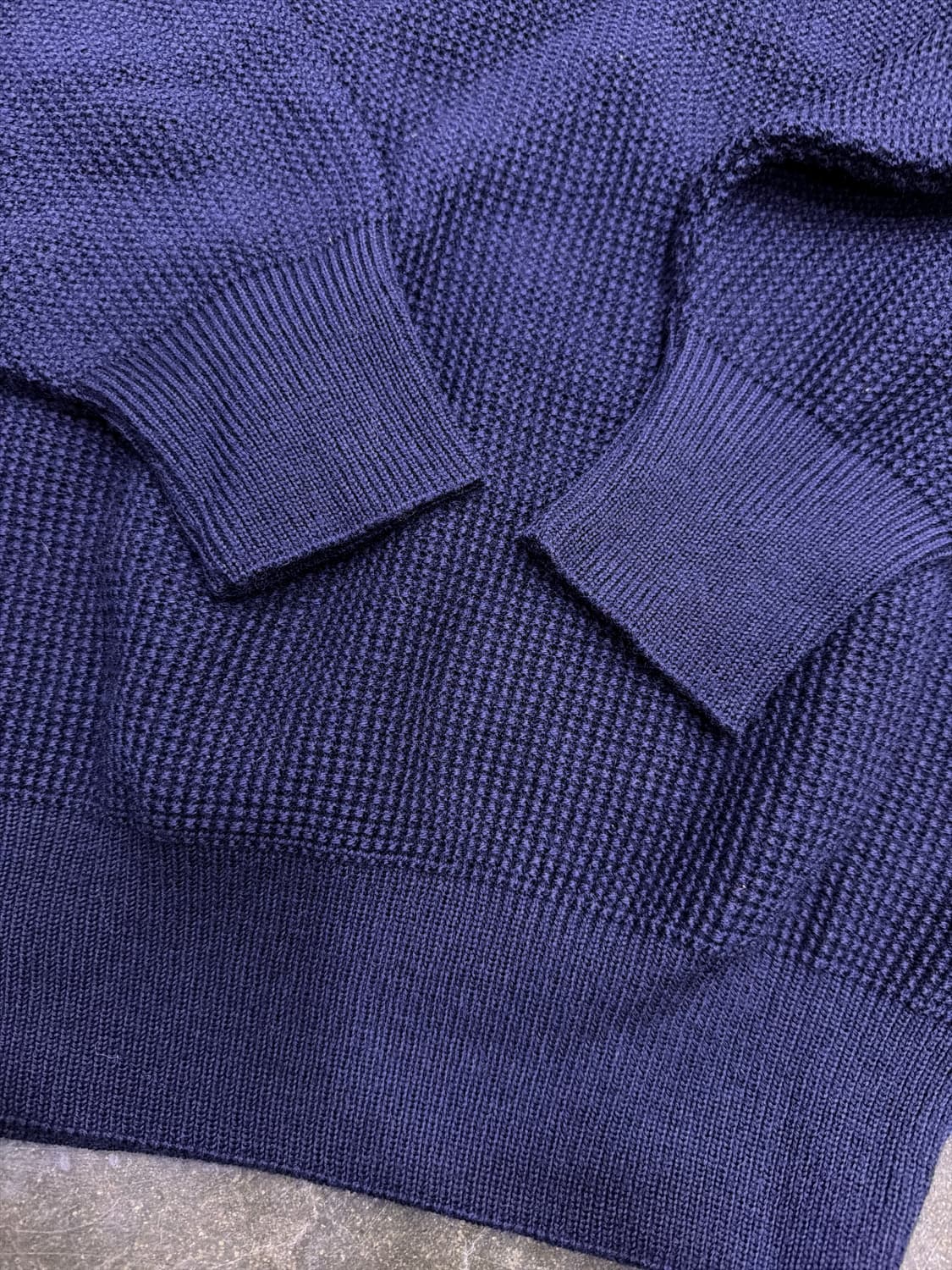 로건 100% 메리노울 와플 V넥 니트 스웨터 네이비 S 상품이미지4