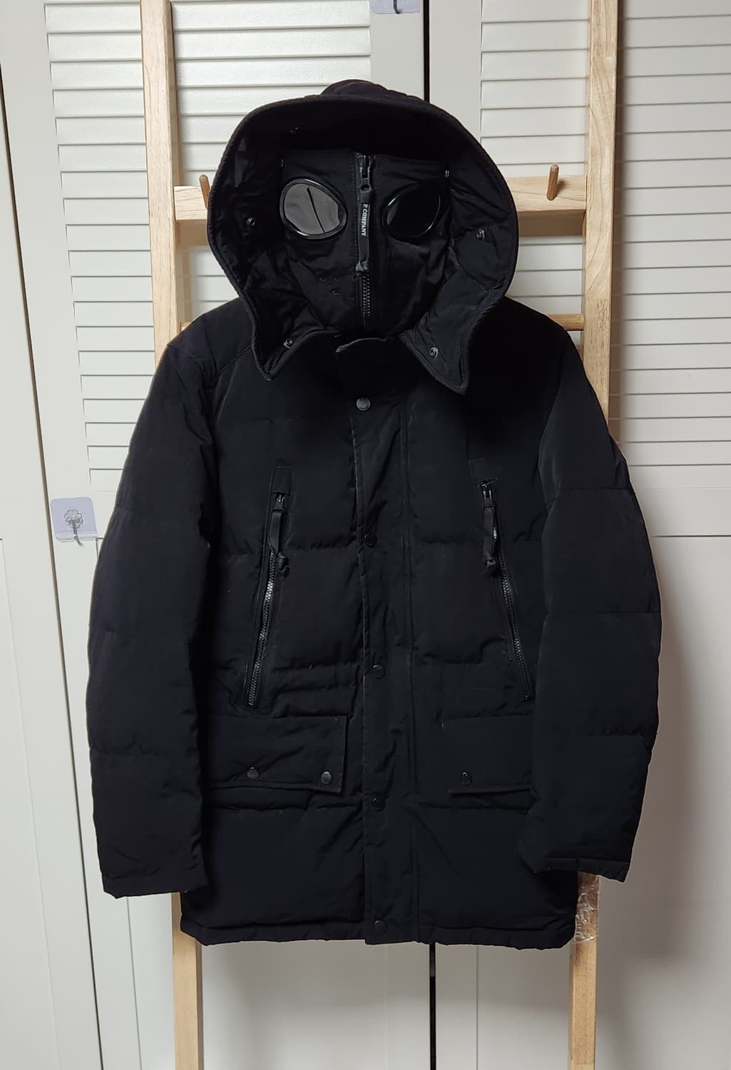 씨피 컴퍼니 CP 컴퍼니 노르지 13ss 고글 패딩 블랙 자켓 상품이미지1