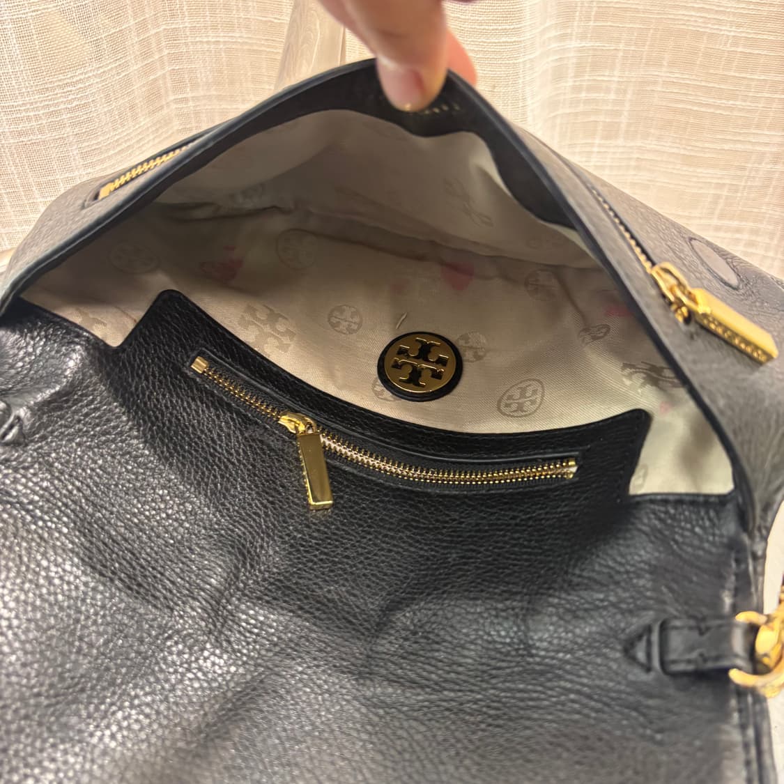 정품 토리버치 레바 클러치 크로스백     상품이미지9