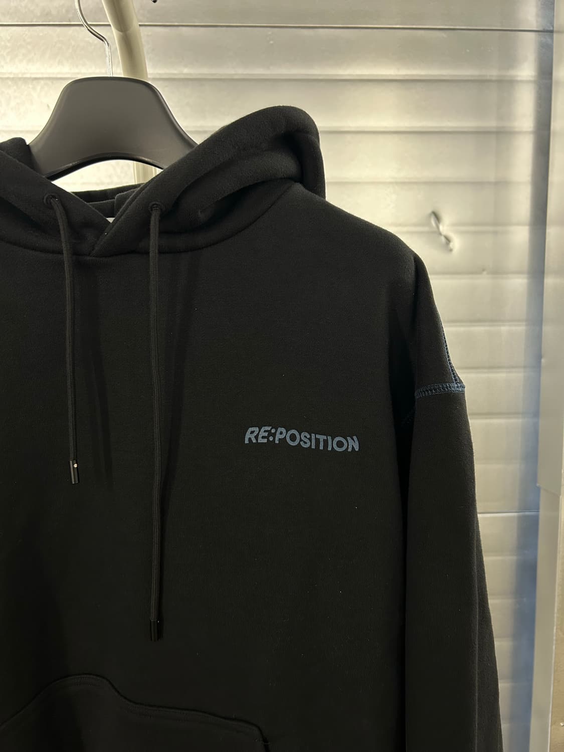 RE:POSITION 블랙 후드티 상품이미지5