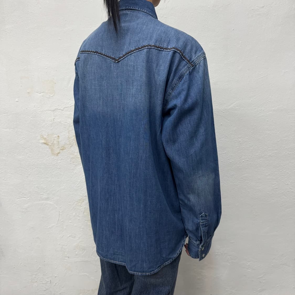 랭글러(Wrangler) 라이트블루 워시드 오르테가 포켓 코튼 웨스턴셔츠 상품이미지2