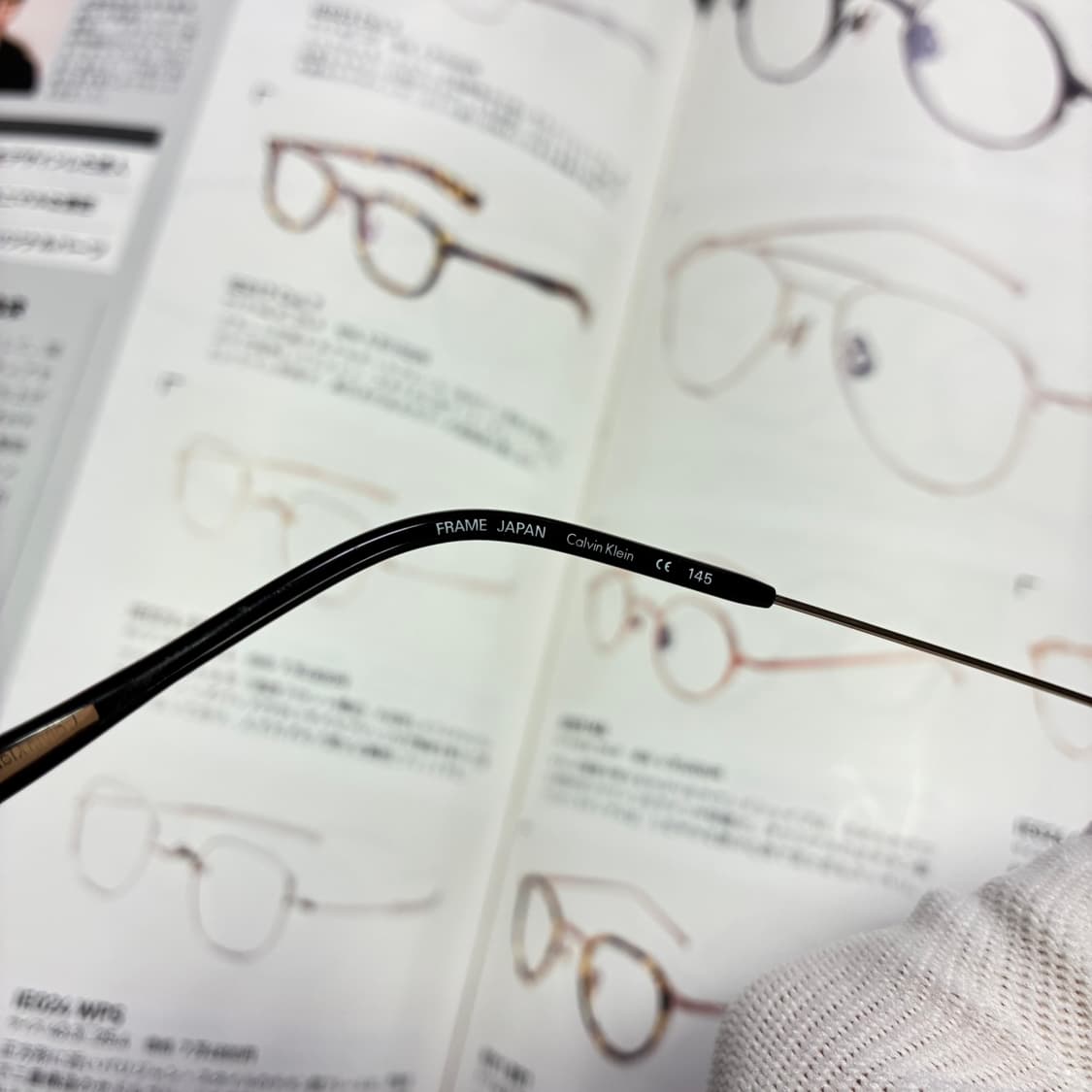 Calvin Klein 캘빈클라인 골드 무테 안경 상품이미지5