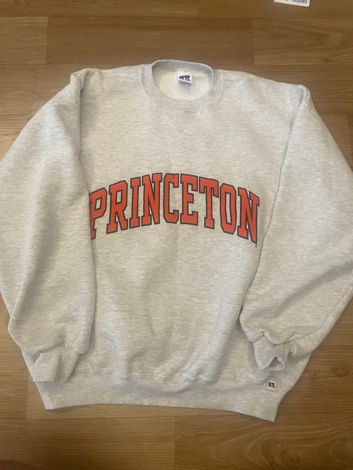 러셀 애슬레틱 그레이 맨투맨 상품이미지1