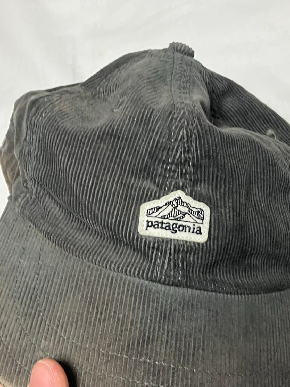 파타고니아 스몰로고 코듀로이 볼캡 차콜 상품이미지2