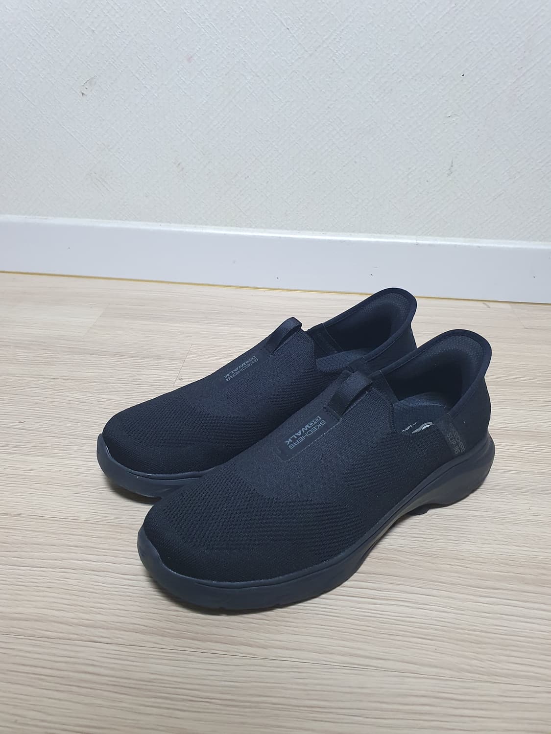 스케쳐스 고워크 슬립온 블랙 270 상품이미지4