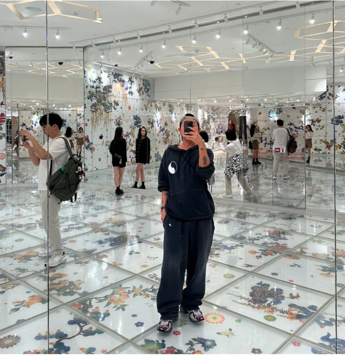 착용샷있음)백화점판/아워레가시 워크샵 차콜 후드 트레이닝 셋업 상품이미지9