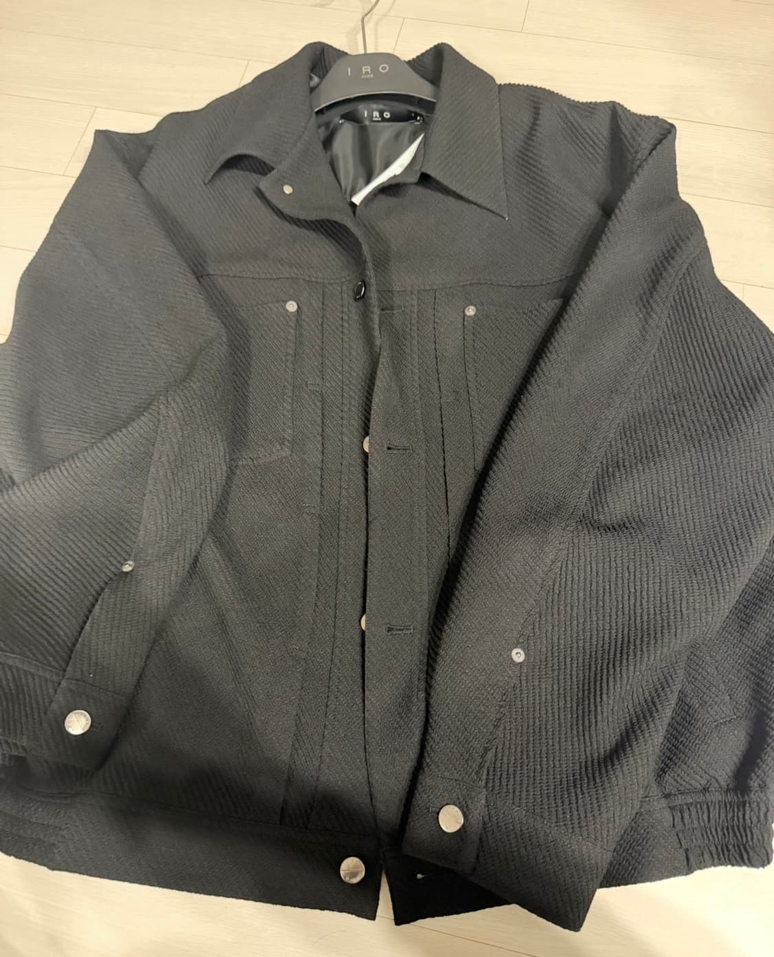 iro 이로 ENIGME 엠보 트윌 트러커 자켓 상품이미지4