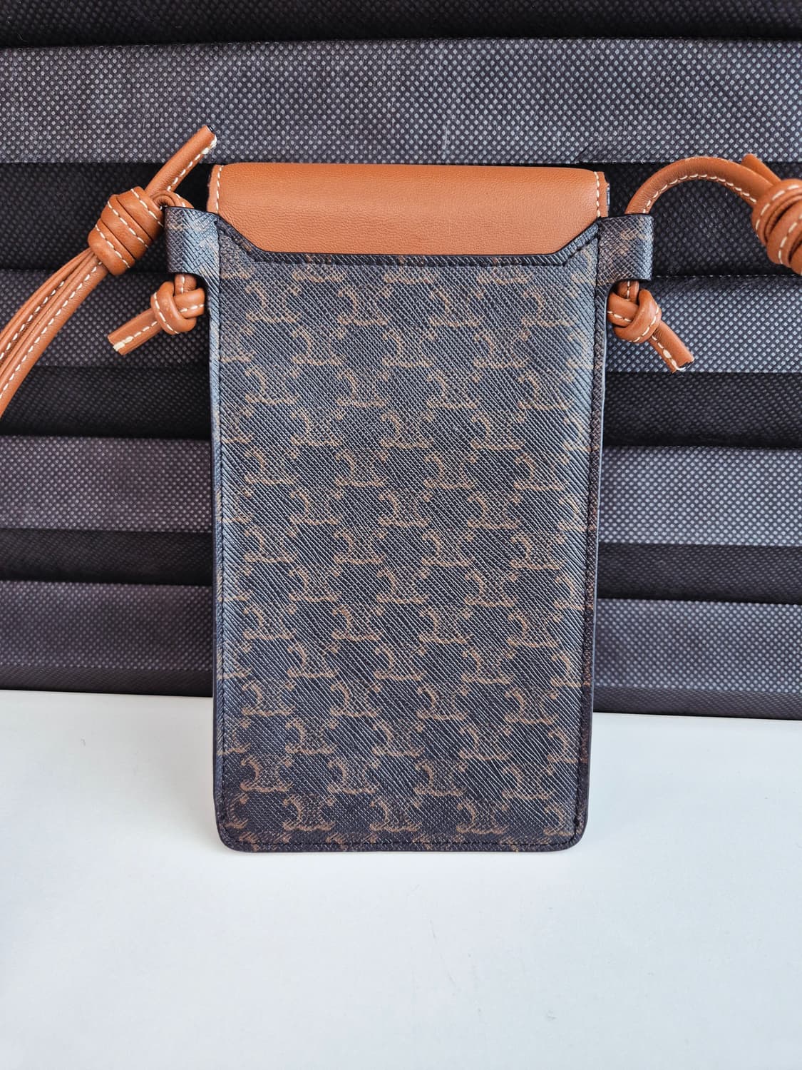 셀린느 트리옹프 폰 파우치백 (영수증 포함 풀구성) S~A+급 상품이미지4