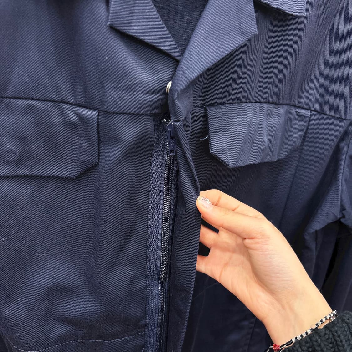 디키즈 워크 자켓 히든 집업 하단 로고 패치 디테일 레귤러핏 네이비 상품이미지6