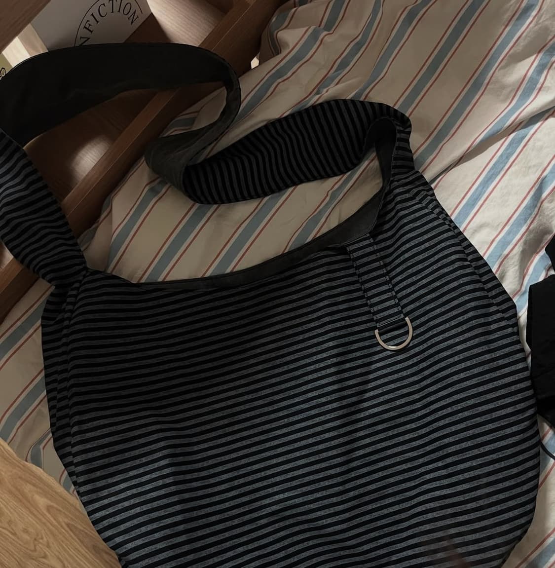 잇자바이브 리버시블 크로스백 상품이미지1