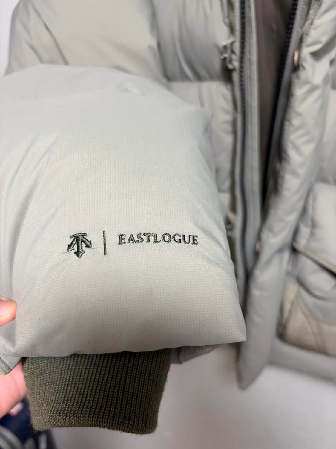 [XL]이스트로그X데상트 헤비다운자켓 샌드베이지 상품이미지3