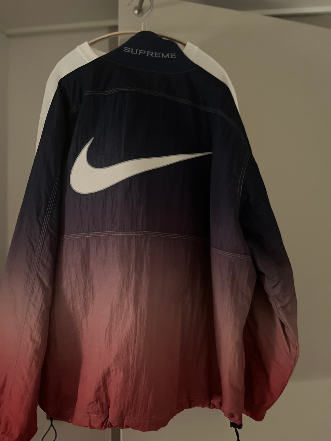 슈프림 나이키 24시즌 멀티컬러 풀오버 L사이즈 상품이미지3