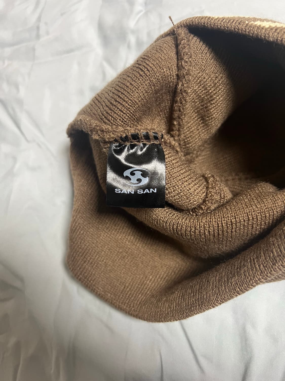산산기어 로고 비니 브라운 22FW 상품이미지4