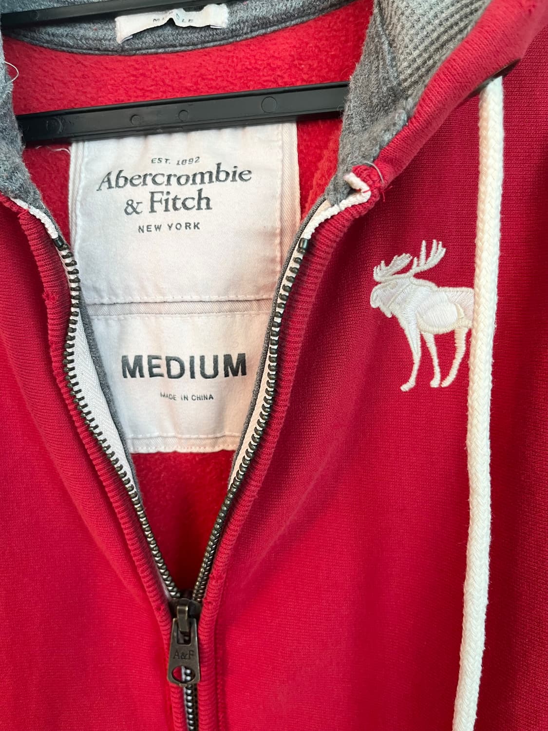 아베크롬비 스펠로고 화이트 순록 대장 후드집업 레드 [M]  상품이미지4