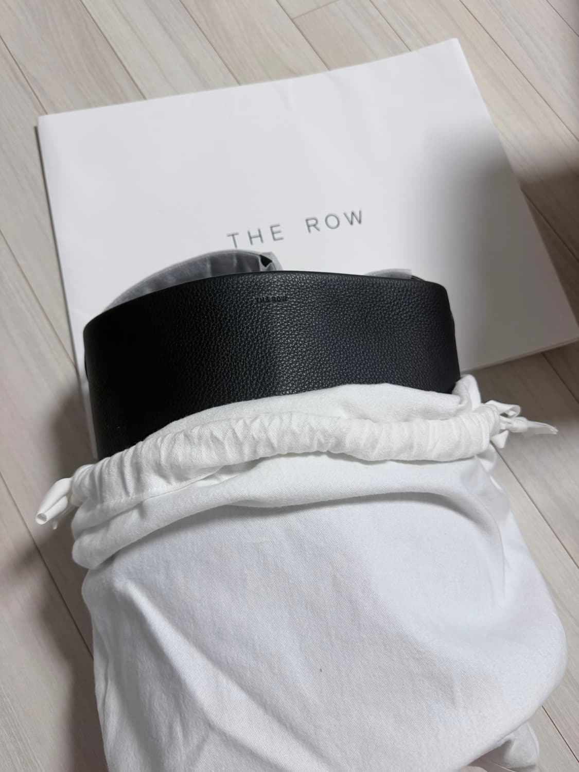 [미사용] 더로우 파크백 미디움 블랙 상품이미지1