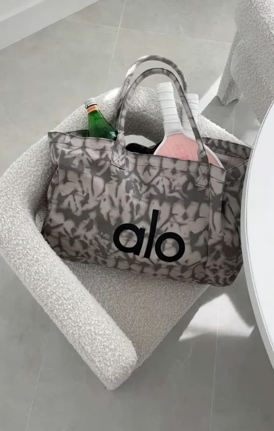 알로요가 타이다이 패브릭 쇼퍼백 (ALO YOGA) 상품이미지3