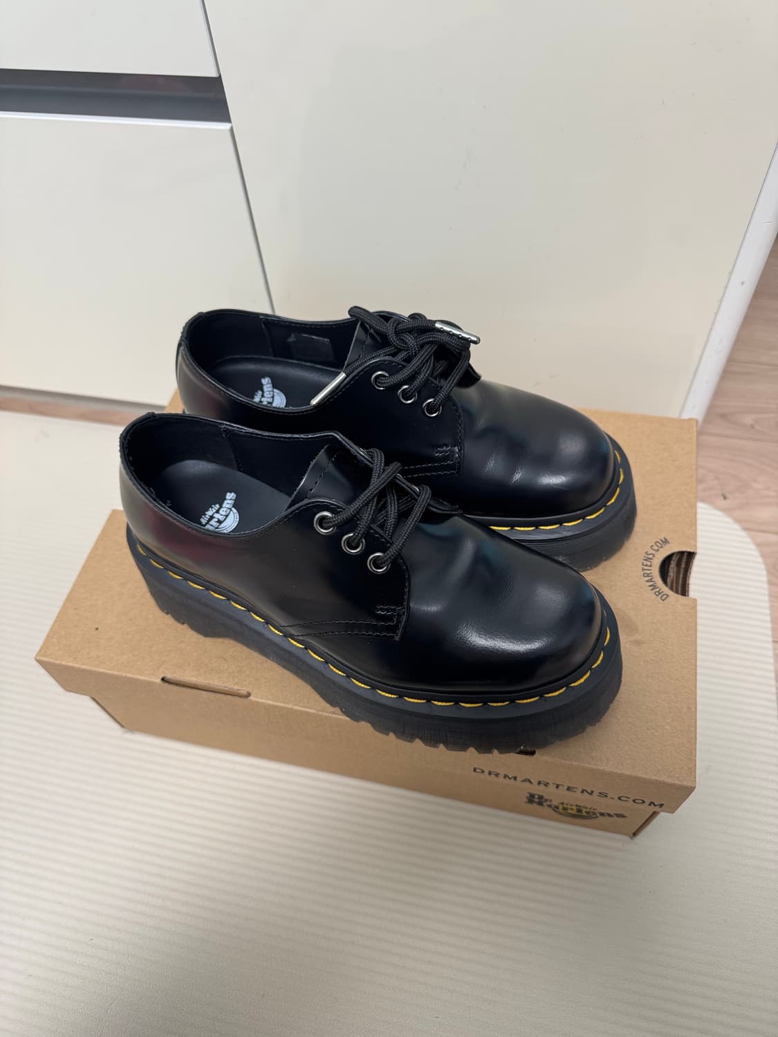 닥터마틴 1461 쿼드 블랙 폴리시드 스무스 230 상품이미지2