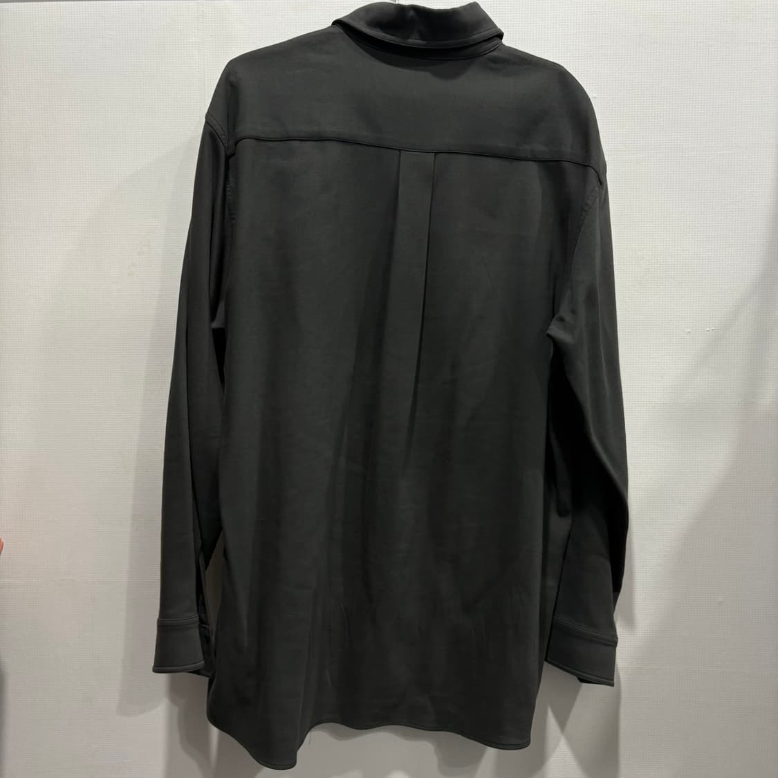 르메르 스트레이트 카라 포켓 셔츠 상품이미지2