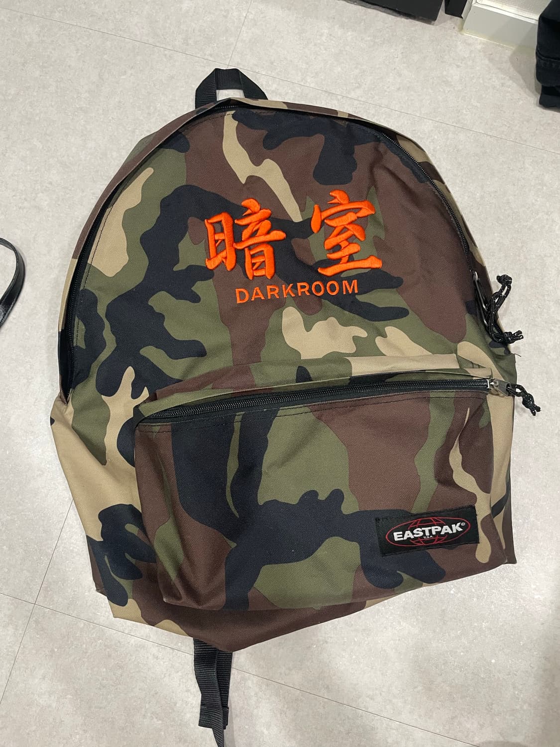 다크룸 X 이스트팩 카모 백팩 상품이미지2
