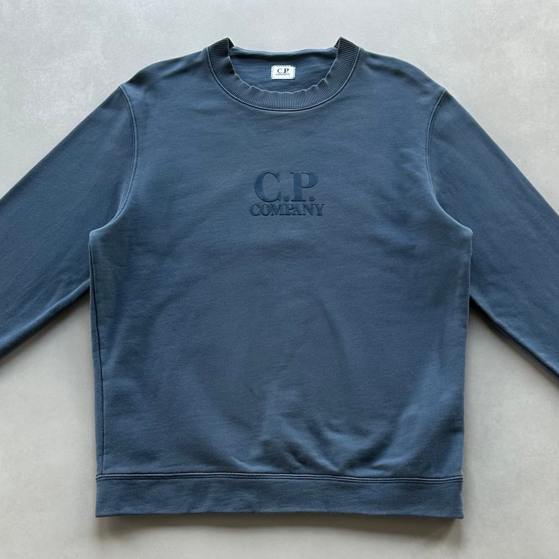 [M]씨피컴퍼니 C.P. COMPANY 로고 맨투맨 상품이미지3