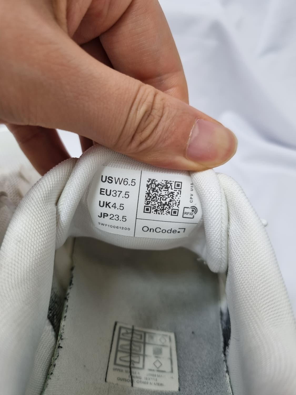 235 온러닝 클라우드 6 스니커즈 러닝화 상품이미지7