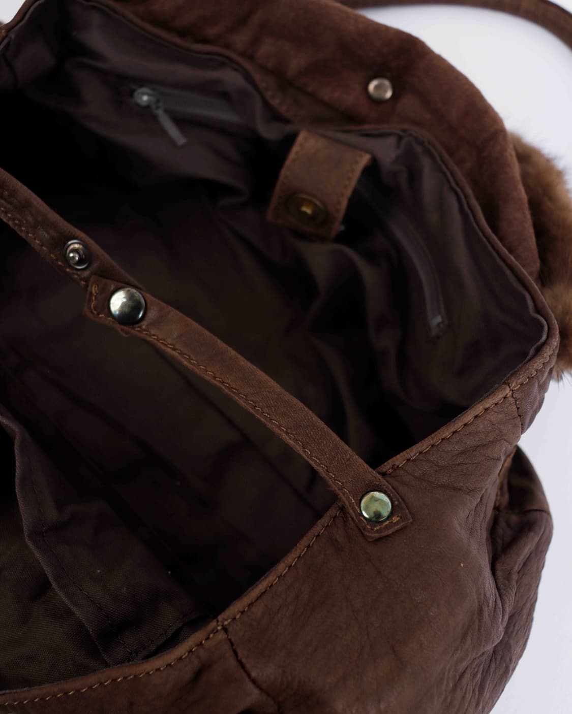 [ONE'S HEART] 브라운 퍼 트리밍 빈티지 레더 숄더백 상품이미지8